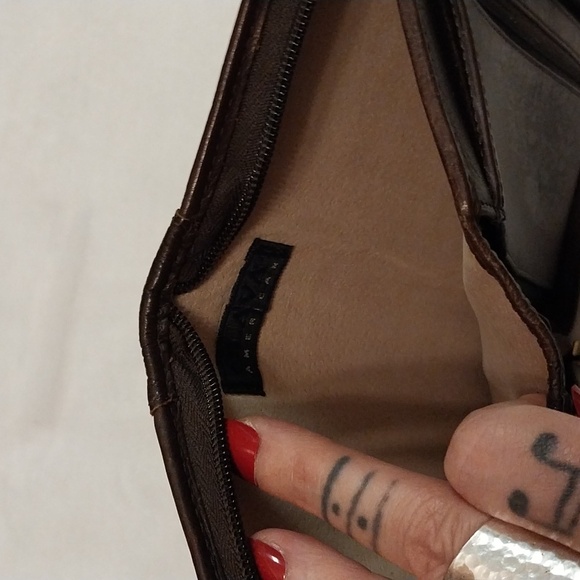 CLAVA 100% LEATHER OVERSIZED wallet - Picture 7 of 8